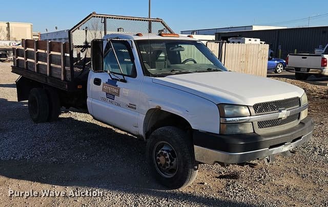 Image of Chevrolet 3500 equipment image 2