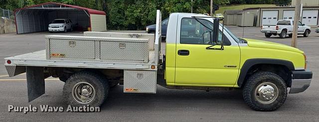 Image of Chevrolet 3500 equipment image 3