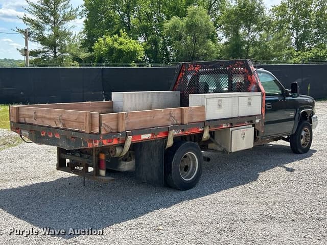 Image of Chevrolet 3500 equipment image 4
