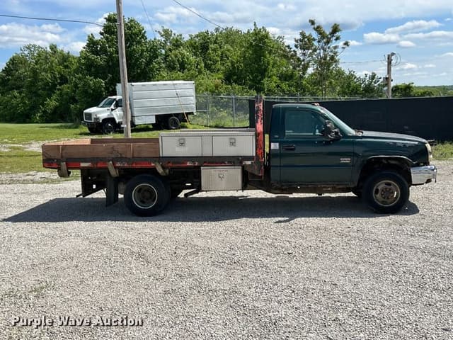 Image of Chevrolet 3500 equipment image 3