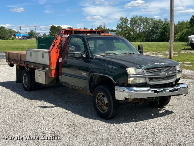 Image of Chevrolet 3500 equipment image 2