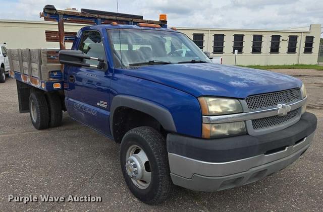Image of Chevrolet 3500 equipment image 2