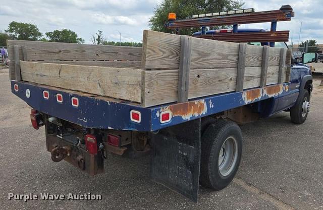 Image of Chevrolet 3500 equipment image 4