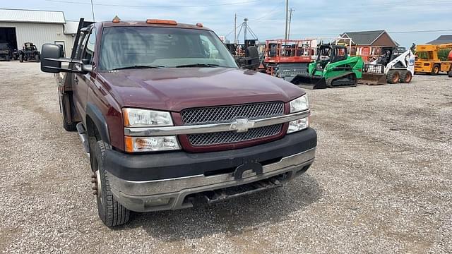 Image of Chevrolet 3500 equipment image 2