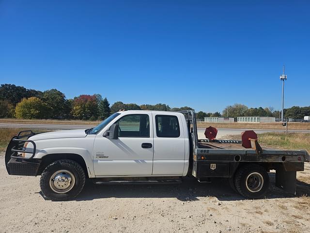 Image of Chevrolet 3500 equipment image 3