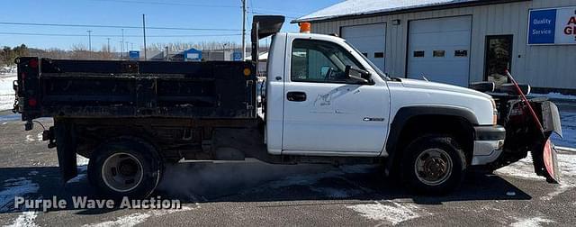 Image of Chevrolet 3500HD equipment image 3