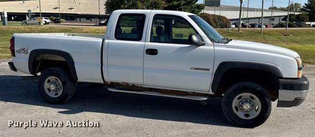 Image of Chevrolet 3500HD equipment image 3