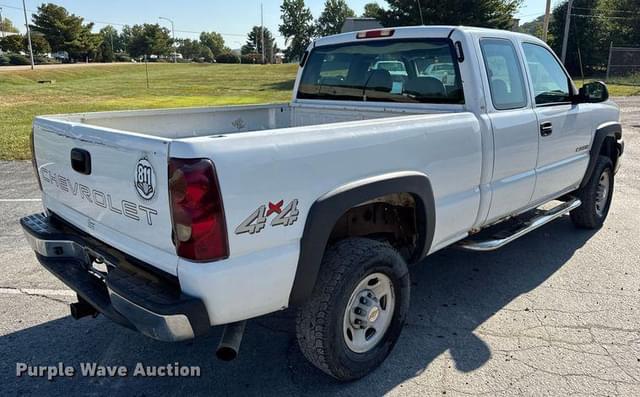 Image of Chevrolet 3500HD equipment image 4