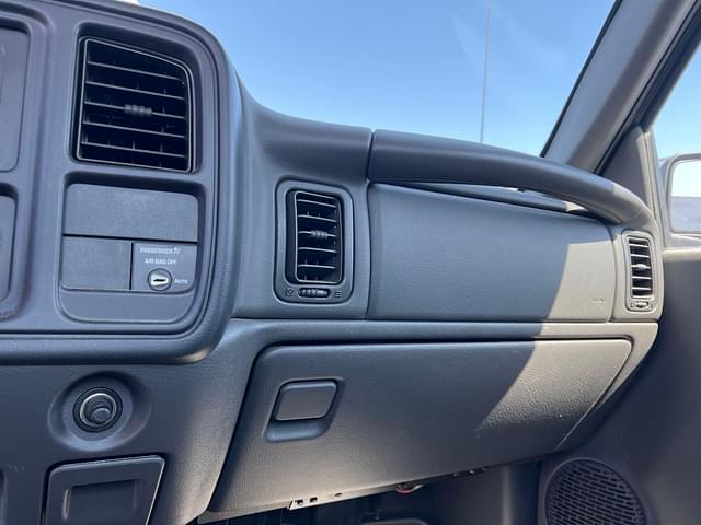 Thumbnail image Chevrolet Silverado 12