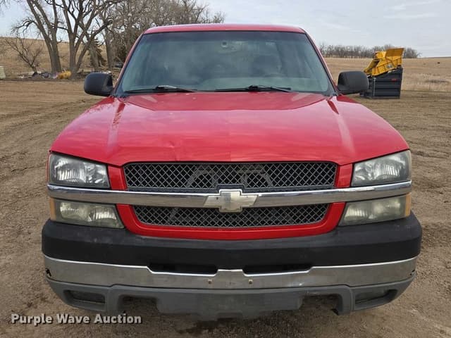 Image of Chevrolet Silverado equipment image 1