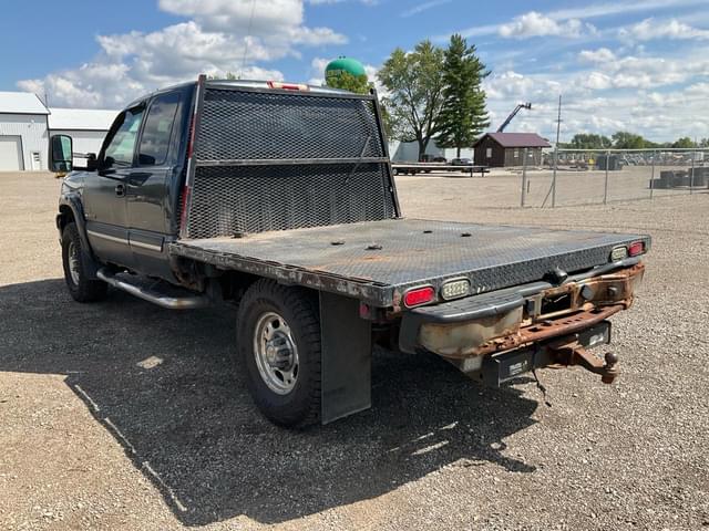Image of Chevrolet 2500HD equipment image 2