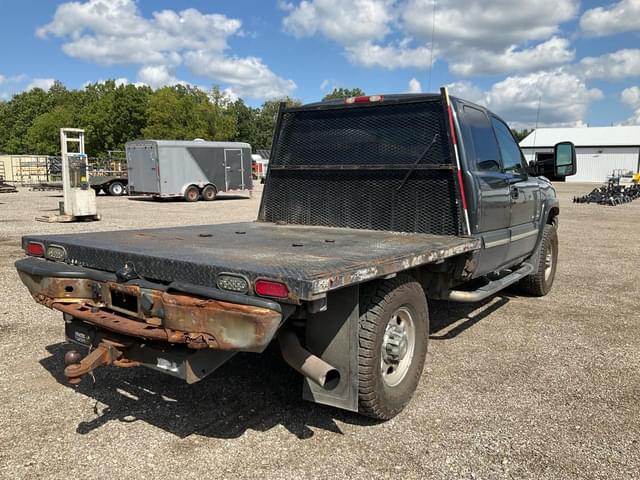 Image of Chevrolet 2500HD equipment image 4