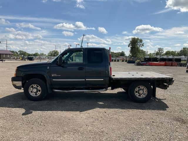 Image of Chevrolet 2500HD equipment image 1