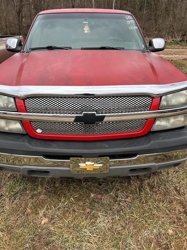 Image of Chevrolet Silverado equipment image 2