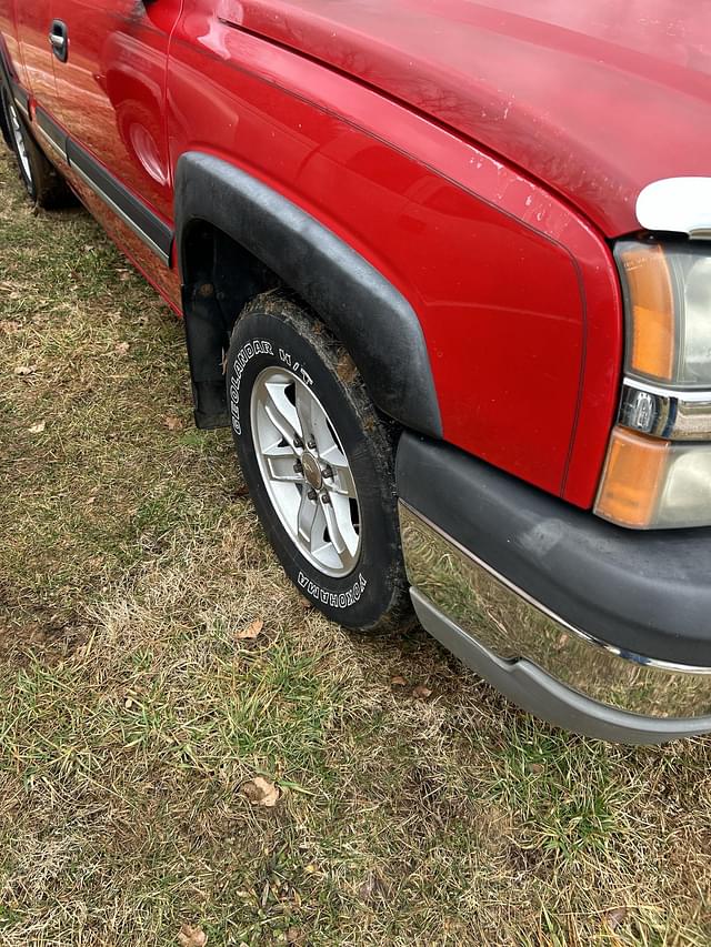 Image of Chevrolet Silverado equipment image 1