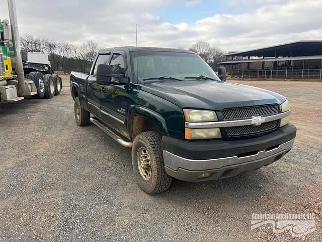 Image of Chevrolet Silverado equipment image 3