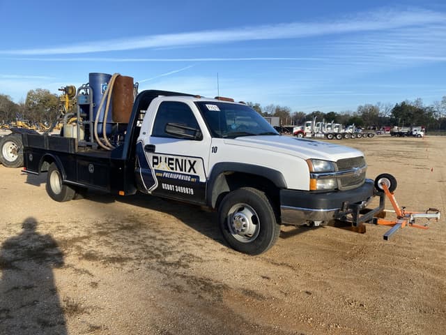 Image of Chevrolet Silverado equipment image 3