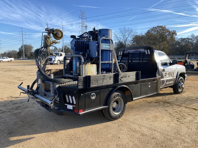 Image of Chevrolet Silverado equipment image 2