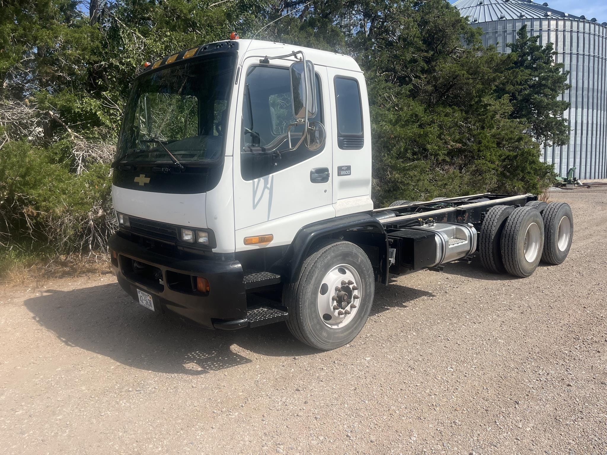 2003 Chevrolet T8500 Equipment Image0