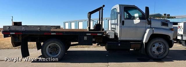 Image of Chevrolet W5500 equipment image 2