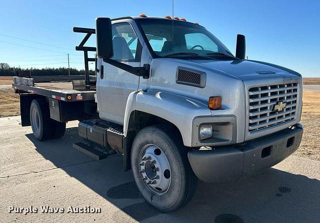 Image of Chevrolet W5500 equipment image 1