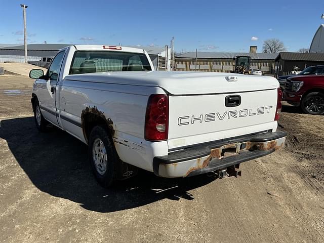 Image of Chevrolet 1500 equipment image 3