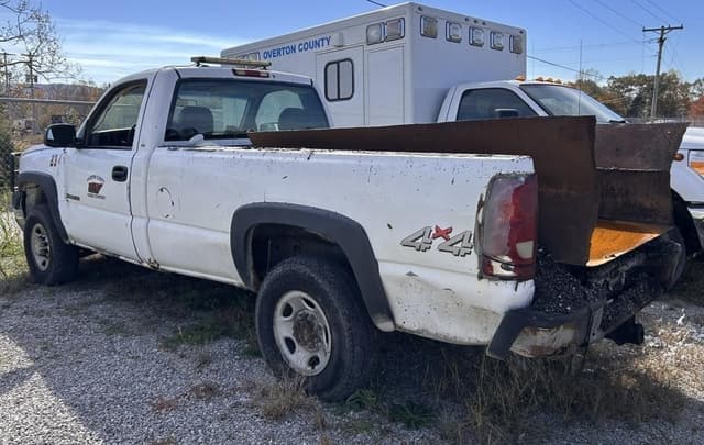 Image of Chevrolet 2500HD equipment image 1