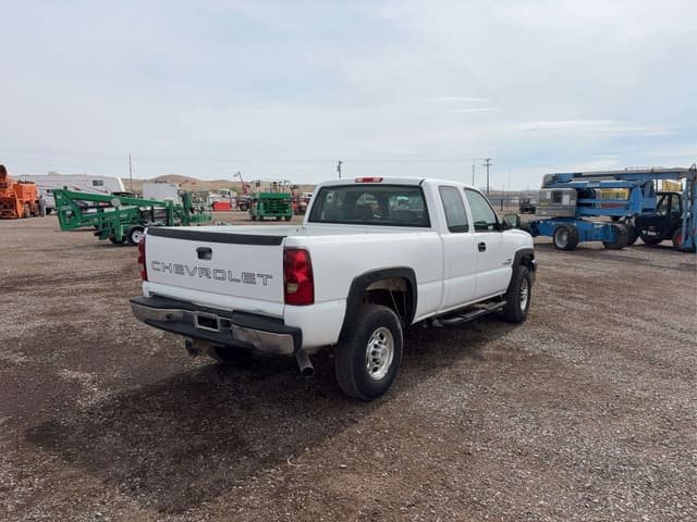 Image of Chevrolet 2500 equipment image 4