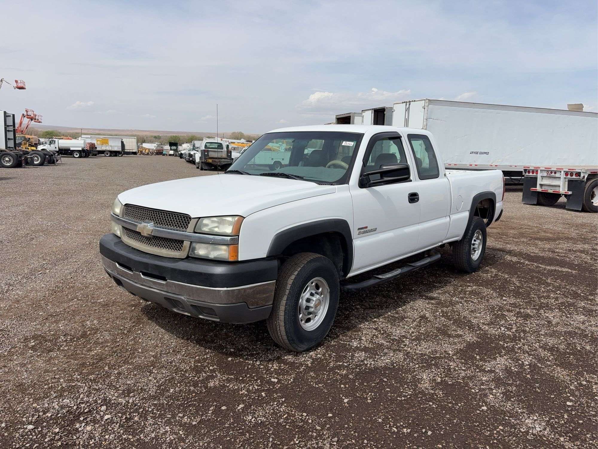 2003 Chevrolet 2500 Equipment Image0