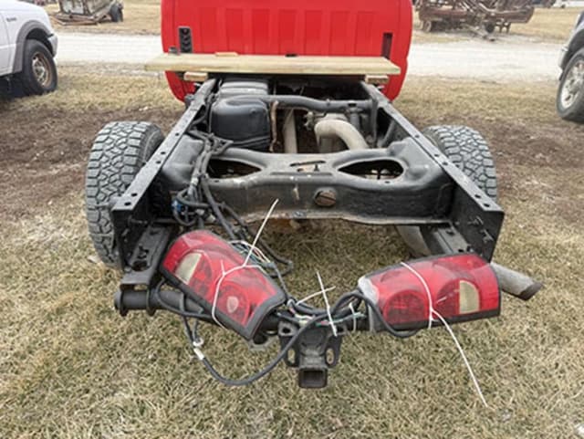 Image of Chevrolet 2500 equipment image 3