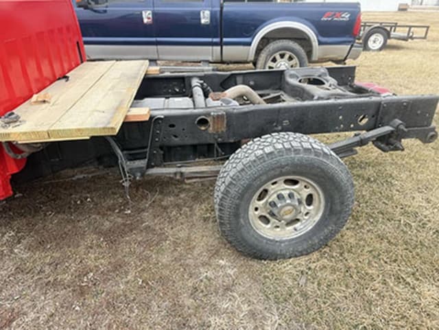 Image of Chevrolet 2500 equipment image 2