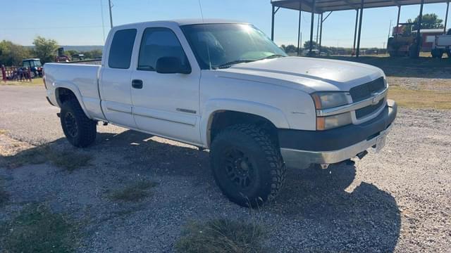 Image of Chevrolet 2500HD equipment image 3