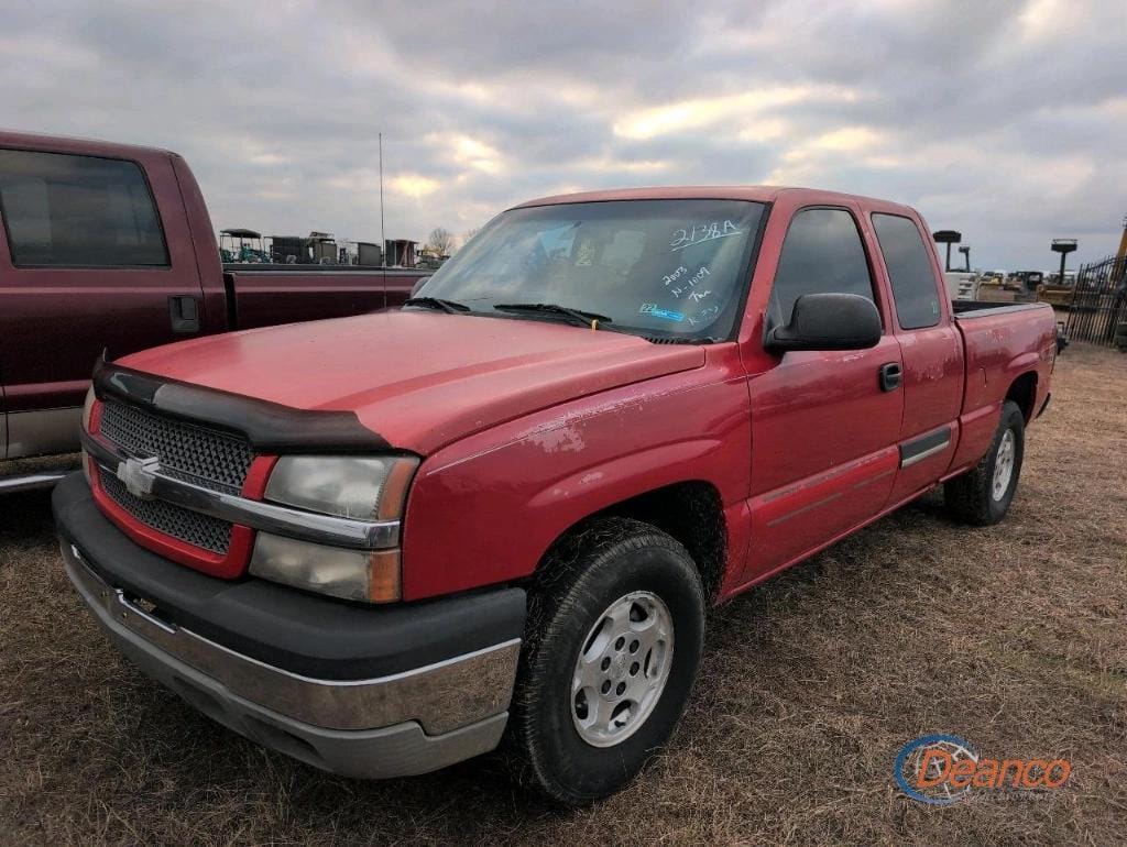 2003 Chevrolet Silverado Equipment Image0