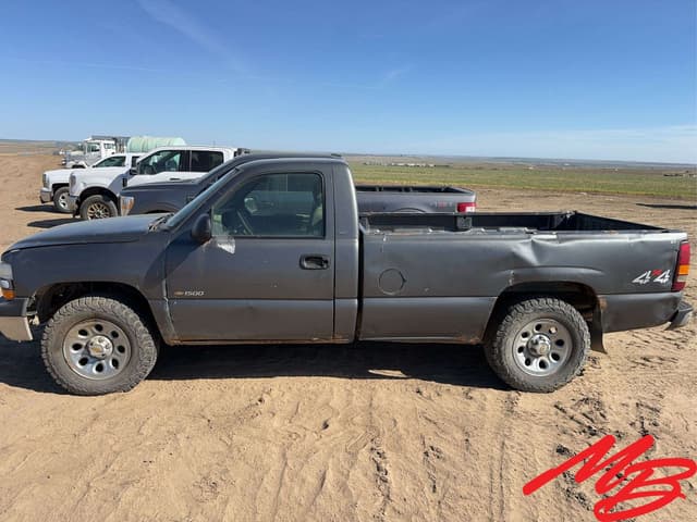 Image of Chevrolet 1500 equipment image 2