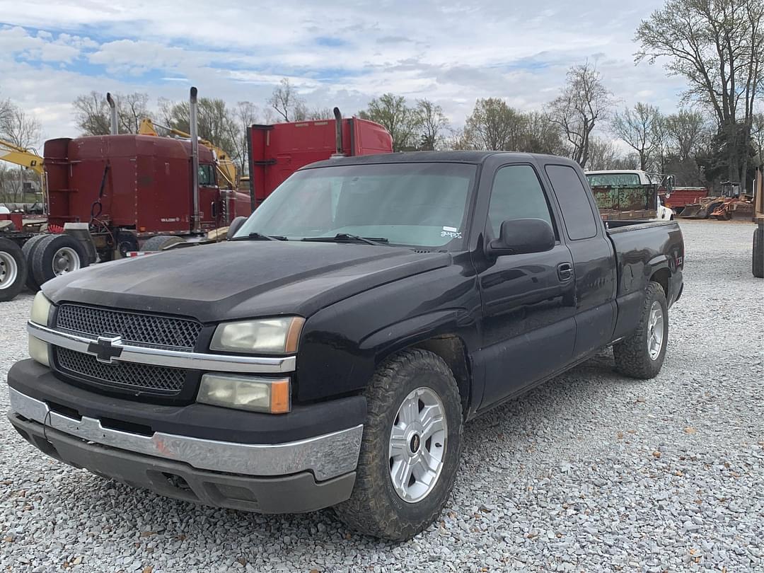 Image of Chevrolet Silverado Primary image