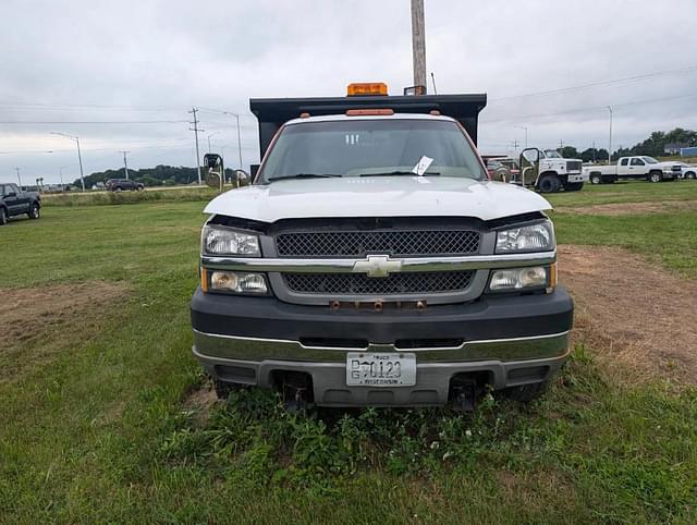 Image of Chevrolet Silverado equipment image 1