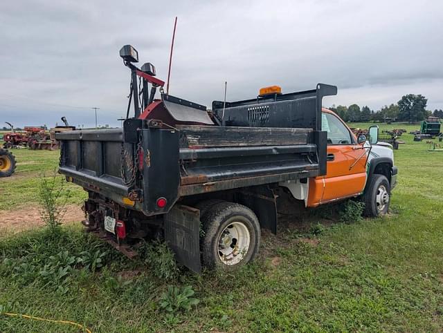 Image of Chevrolet Silverado equipment image 4