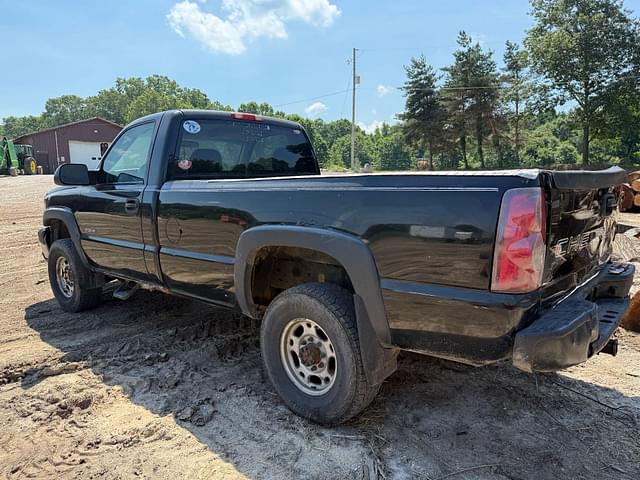 Image of Chevrolet 2500 equipment image 3