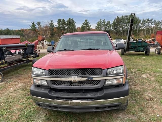 Image of Chevrolet 2500HD equipment image 1