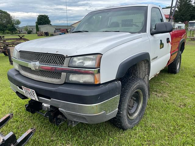 Image of Chevrolet 2500HD equipment image 1