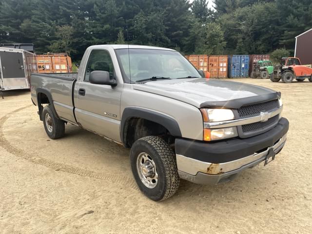 Image of Chevrolet 2500HD equipment image 2