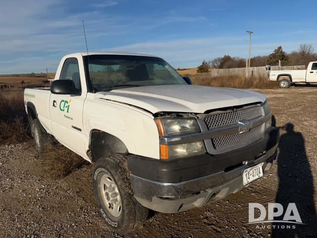 Image of Chevrolet 2500HD equipment image 2