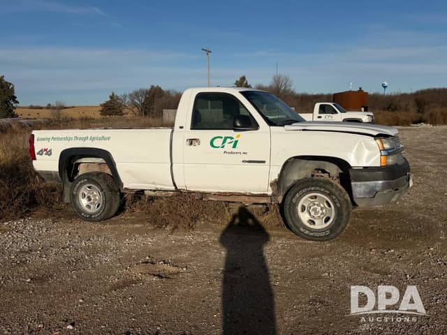 Image of Chevrolet 2500HD equipment image 3