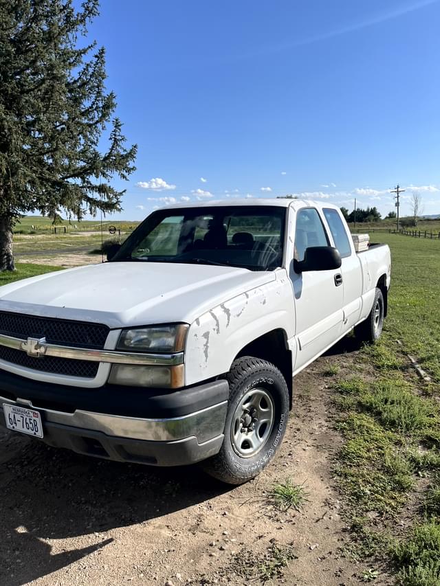 Image of Chevrolet Silverado equipment image 1