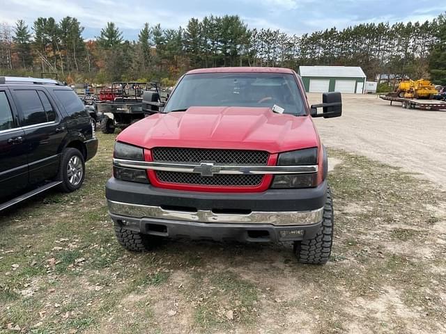 Image of Chevrolet 2500HD equipment image 1