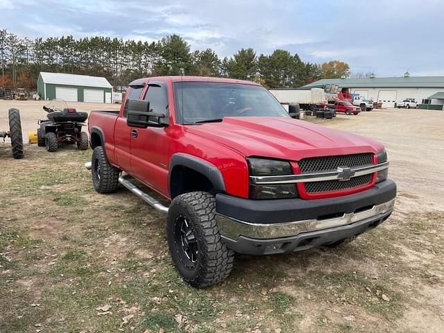 Image of Chevrolet 2500HD equipment image 2