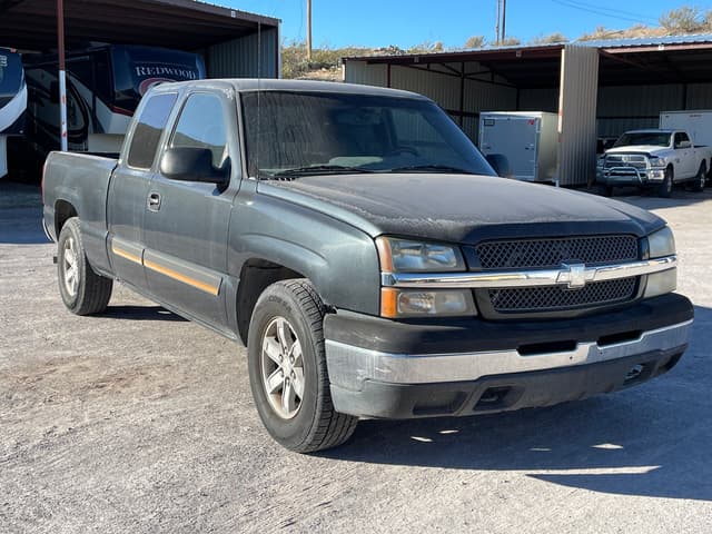 Image of Chevrolet Silverado equipment image 2