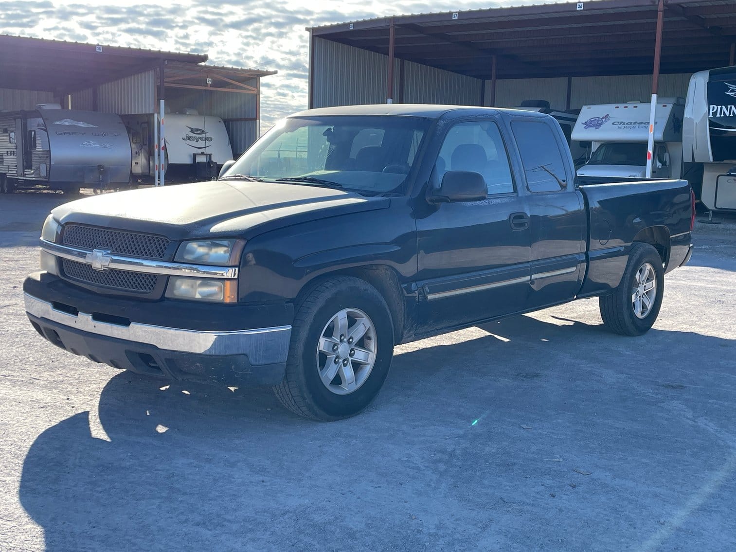 2003 Chevrolet Silverado Equipment Image0