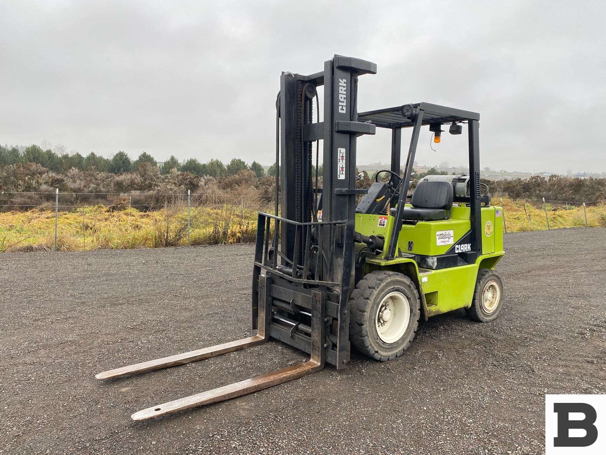 2003 Clark GPX40 Equipment Image0