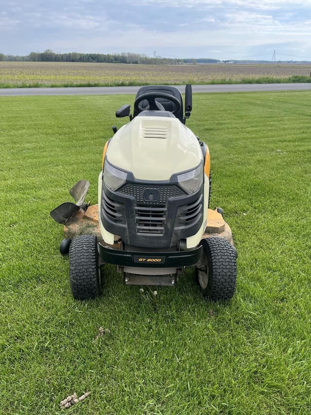 Image of Cub Cadet GT 2000 equipment image 4